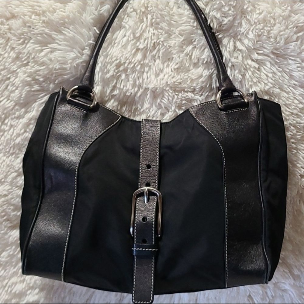💯 Authentic Prada Handbag 🍀 - Picture 3 of 14